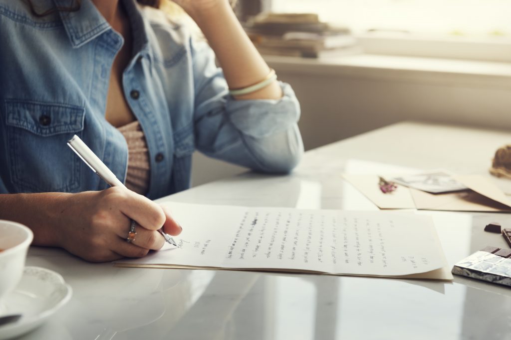 Você sabe a diferença entre resumo e resenha?