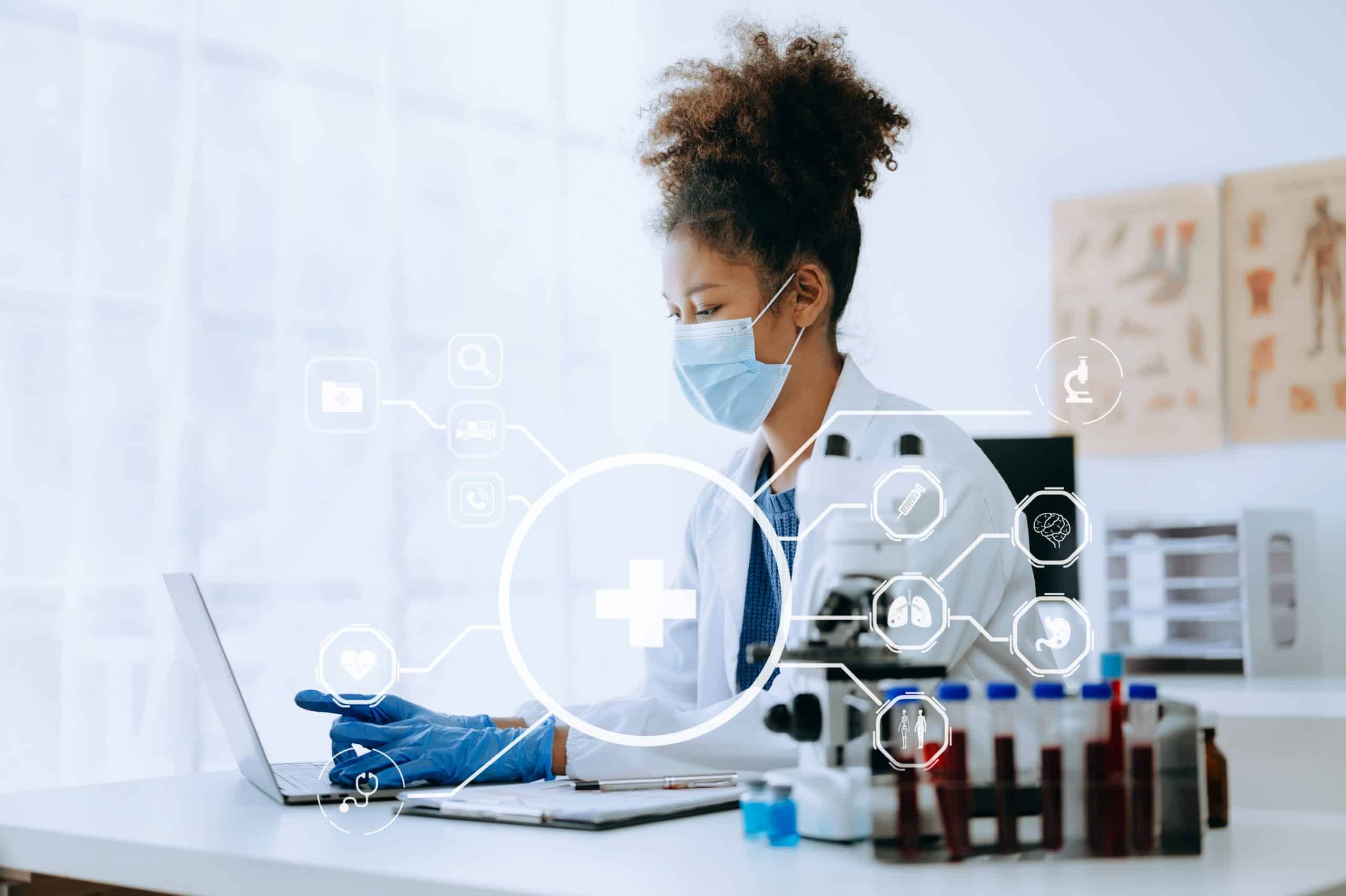 biomédica em laboratório